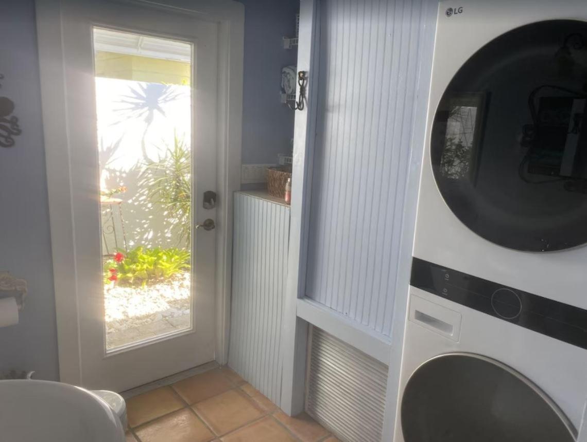 Pool/Waterfront Home 5 Min Walk To Siesta Key Village And Beach Exterior photo